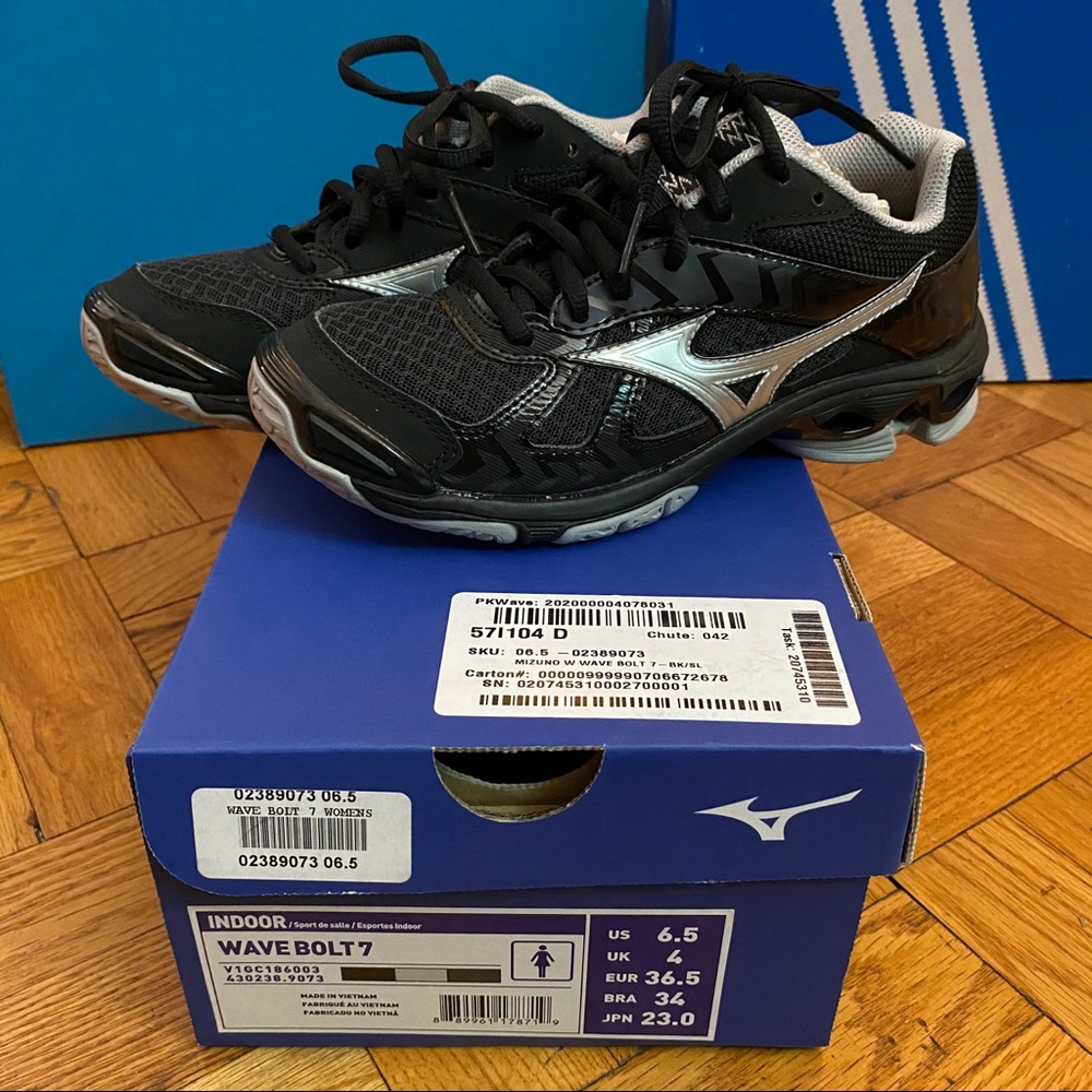 🛑SOLD🛑 MIZUNO WAVEBOLT7 US 6.5 sports shoes